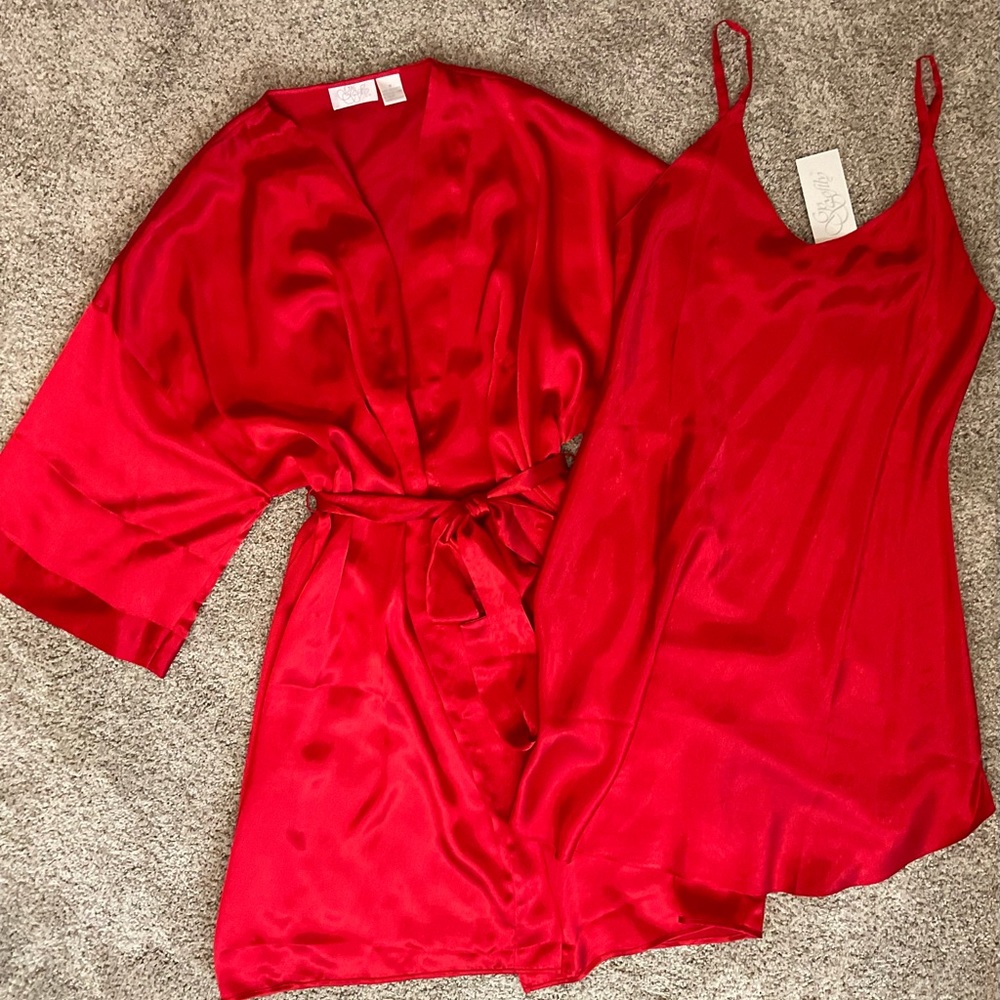 GO SOFTLY DEEP RED Knee Length Satin Chemise &  Robe Peignoir Set-NWT